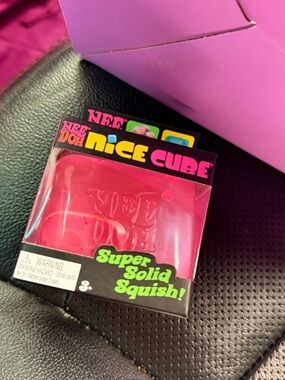 NeeDoh pink nice cube